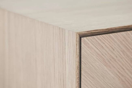 Komoda Bolia Luxe Sideboard - dąb czarny, czarne uchwyty