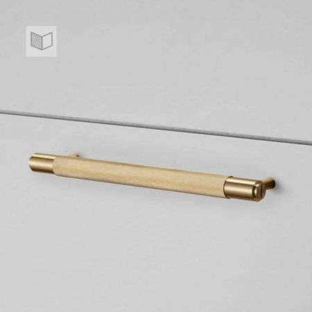 Uchwyt meblowy Buster+Punch Pull Bar - złoty L-36cm
