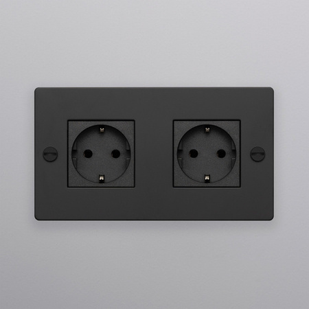 Gniazdo wtykowe Buster+Punch 2G czarne w standardzie europejskim