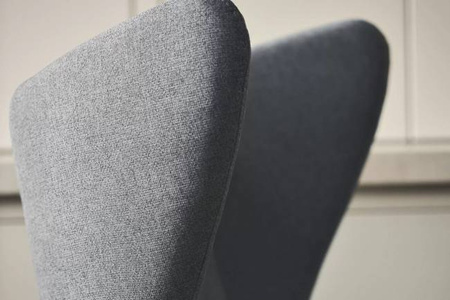 Fotel Bolia Solo na czarnych nogach Ascot - beige