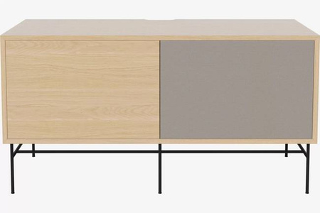 Szafka Case HiFi Furniture with base, średnia 48 cm nogi czarna stal, prawy front tkanina - dąb bielony/szary